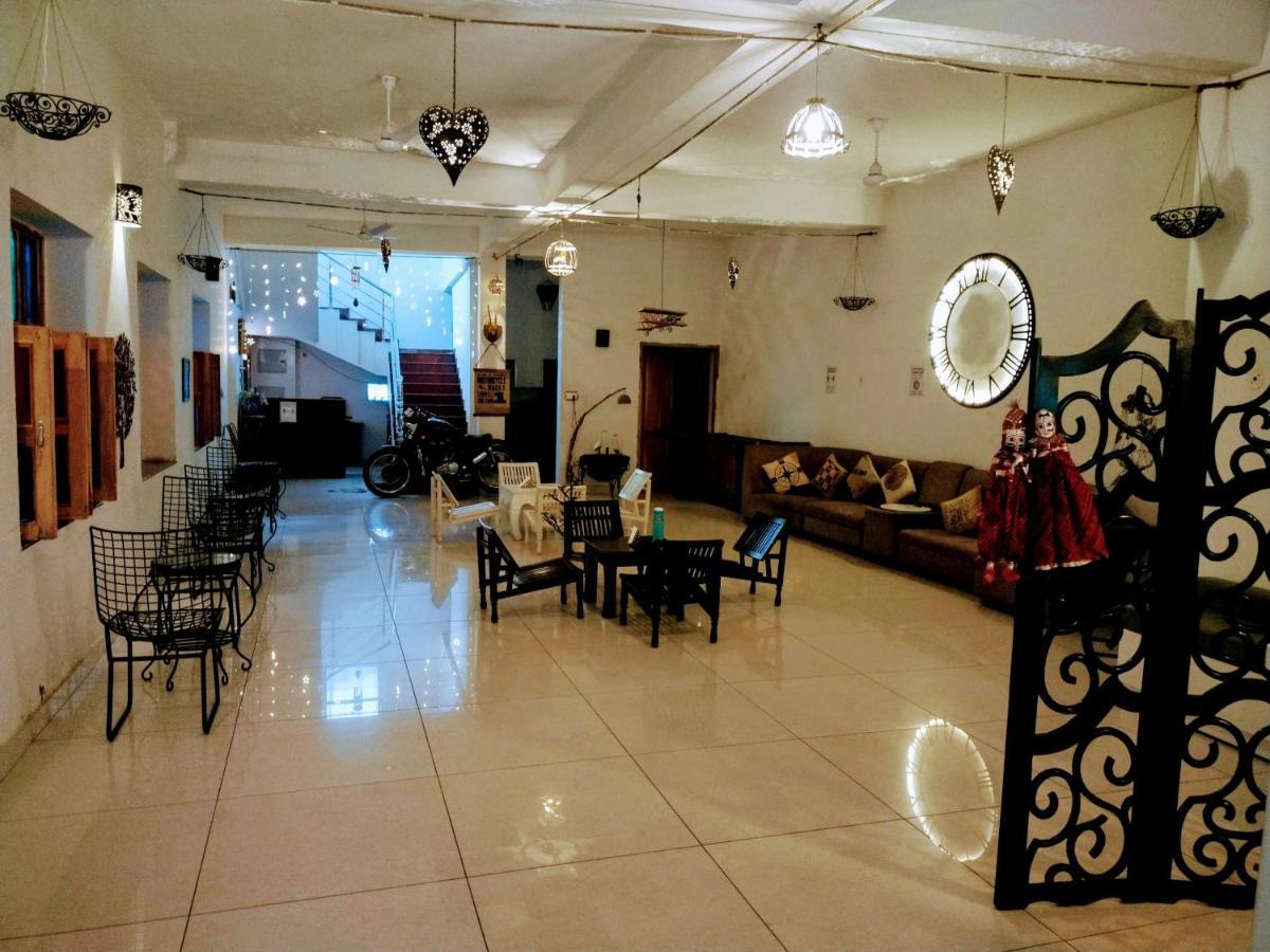 Rangbaari Stays & Cafe Dźodhpur Zewnętrze zdjęcie