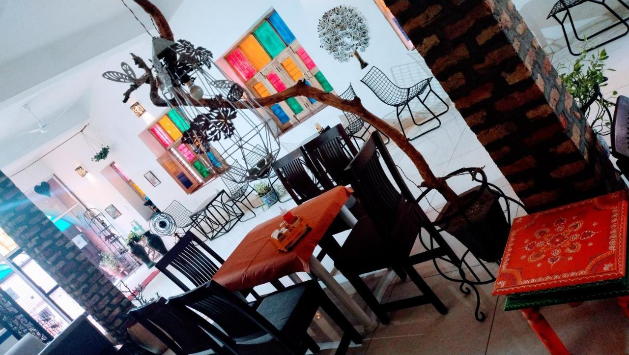 Rangbaari Stays & Cafe Dźodhpur Zewnętrze zdjęcie
